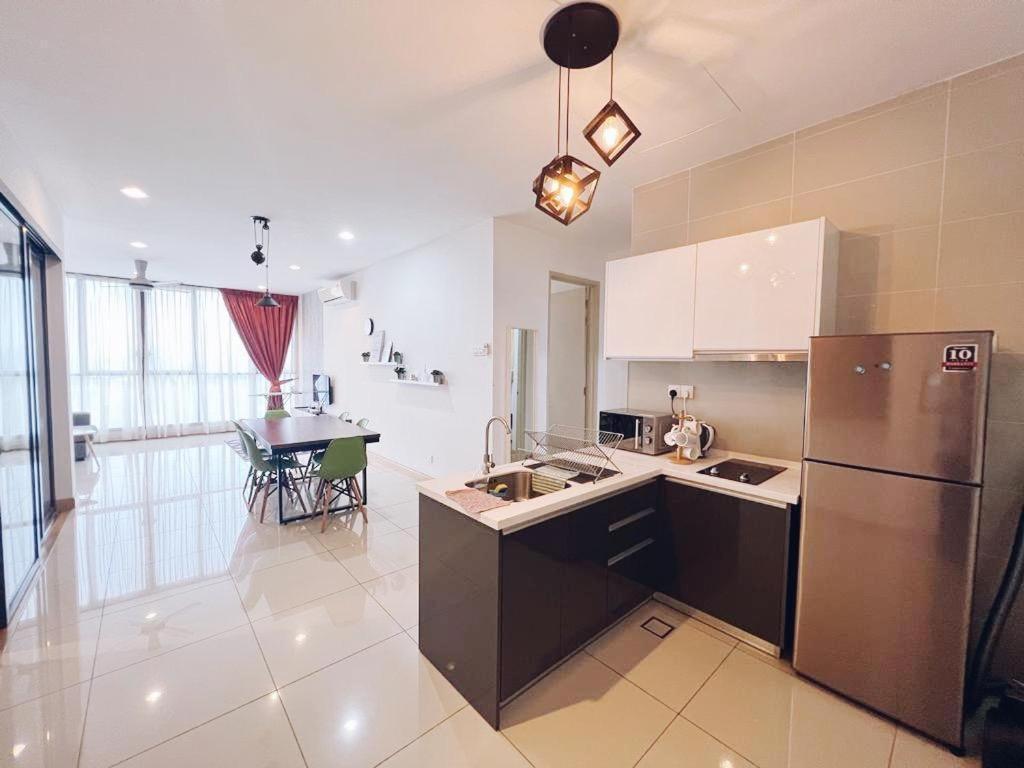 Connected Train 3 Bedrooms - Above Klgateway Mall 14 كوالالمبور المظهر الخارجي الصورة